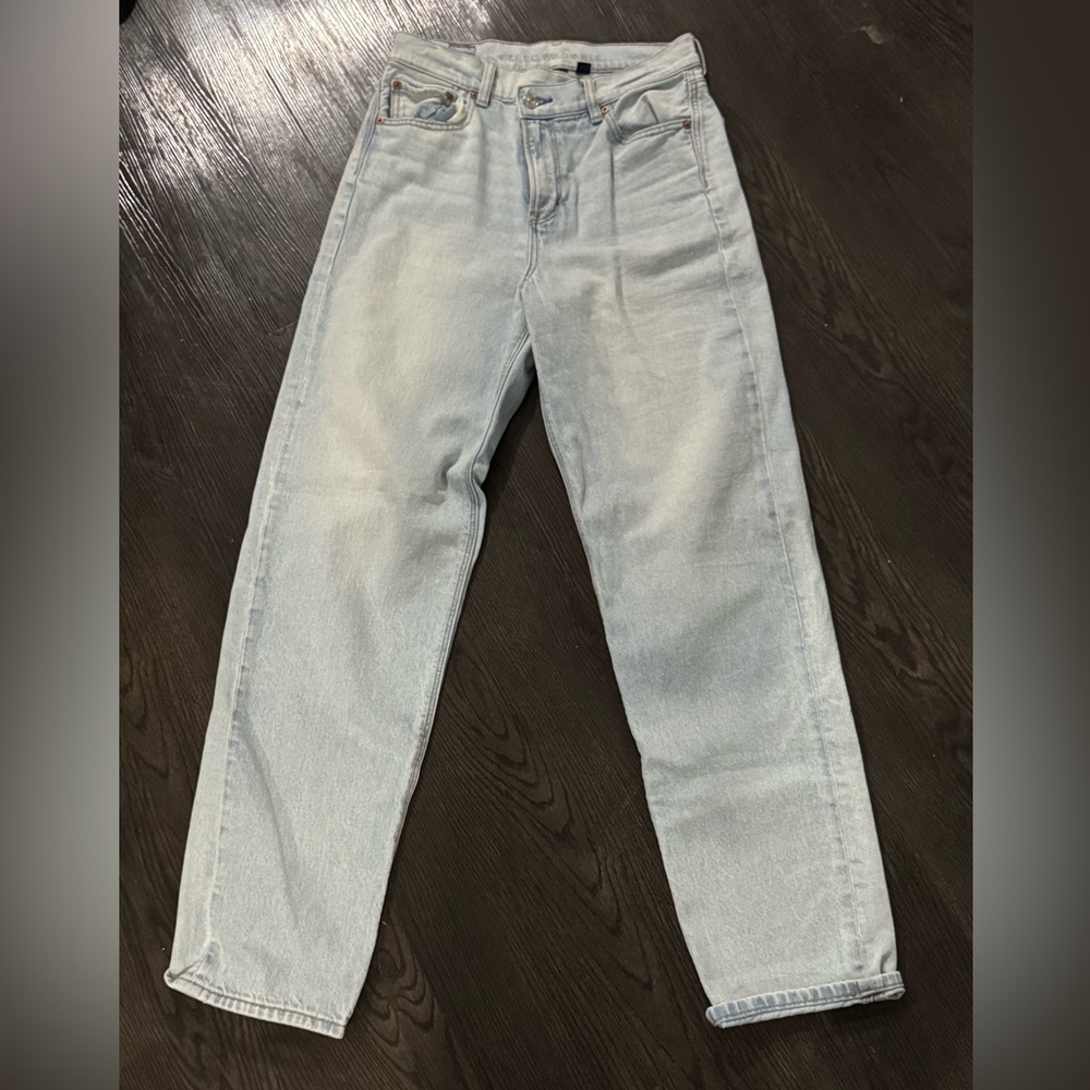 American Eagle Relaxed Straight Leg V Waist Size 4